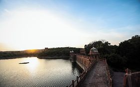 Welcomheritage Bal Samand Lake Palace